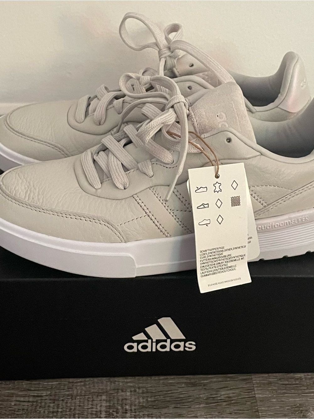 Adidas Clubcourt Pale Beige Low-Top Leather Tennis Shoes Sneakers 7.5